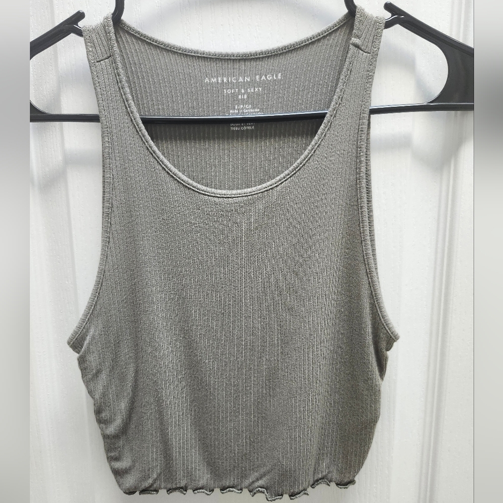 American Eagle Outfitters Ribbed Sleeveless Cropped Tank Top